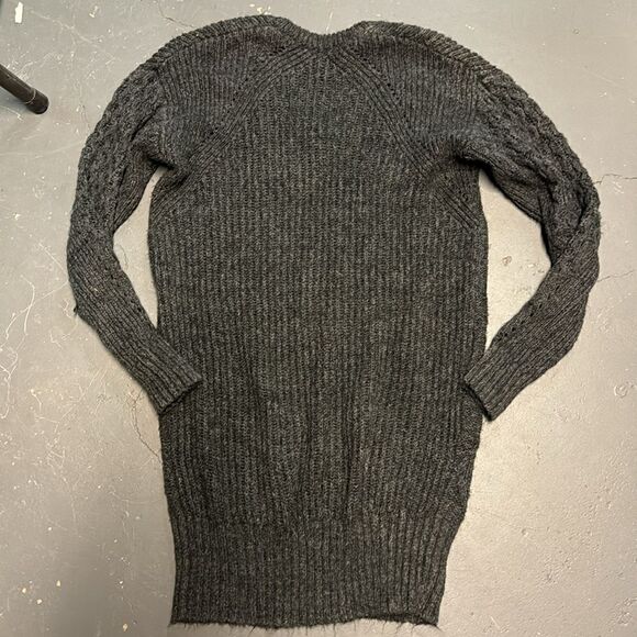 John + Jenn Small Grey Oversized V Neck Longsleeve Sweater - Picture 2 of 3